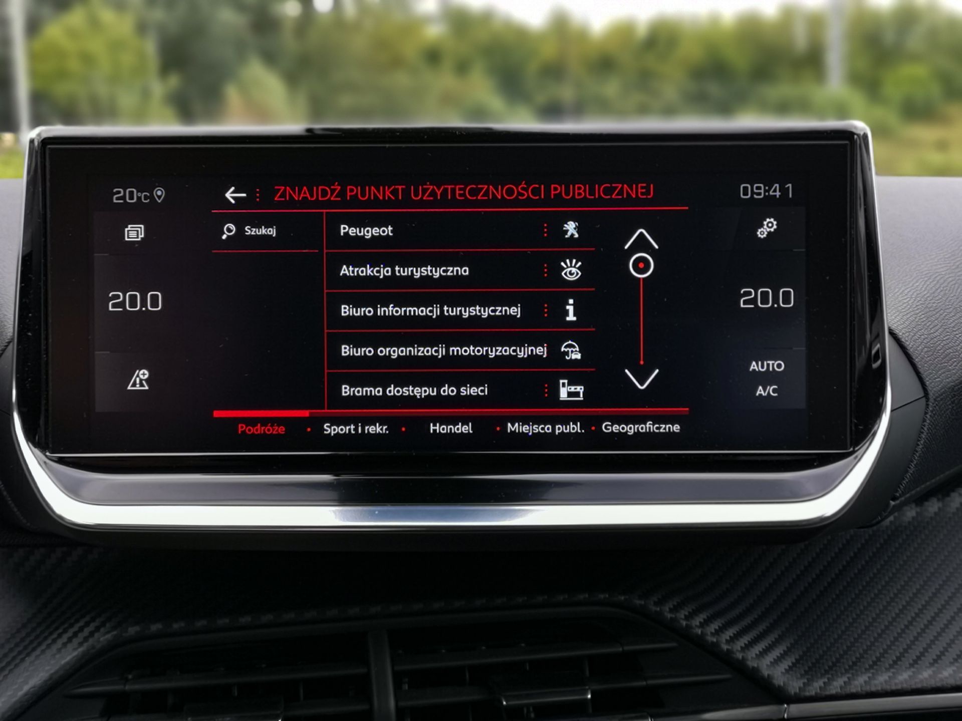 Peugeot 2008: Nawigacja 3D z TomTom Traffic oraz pakiet wsparcia kierowcy 4