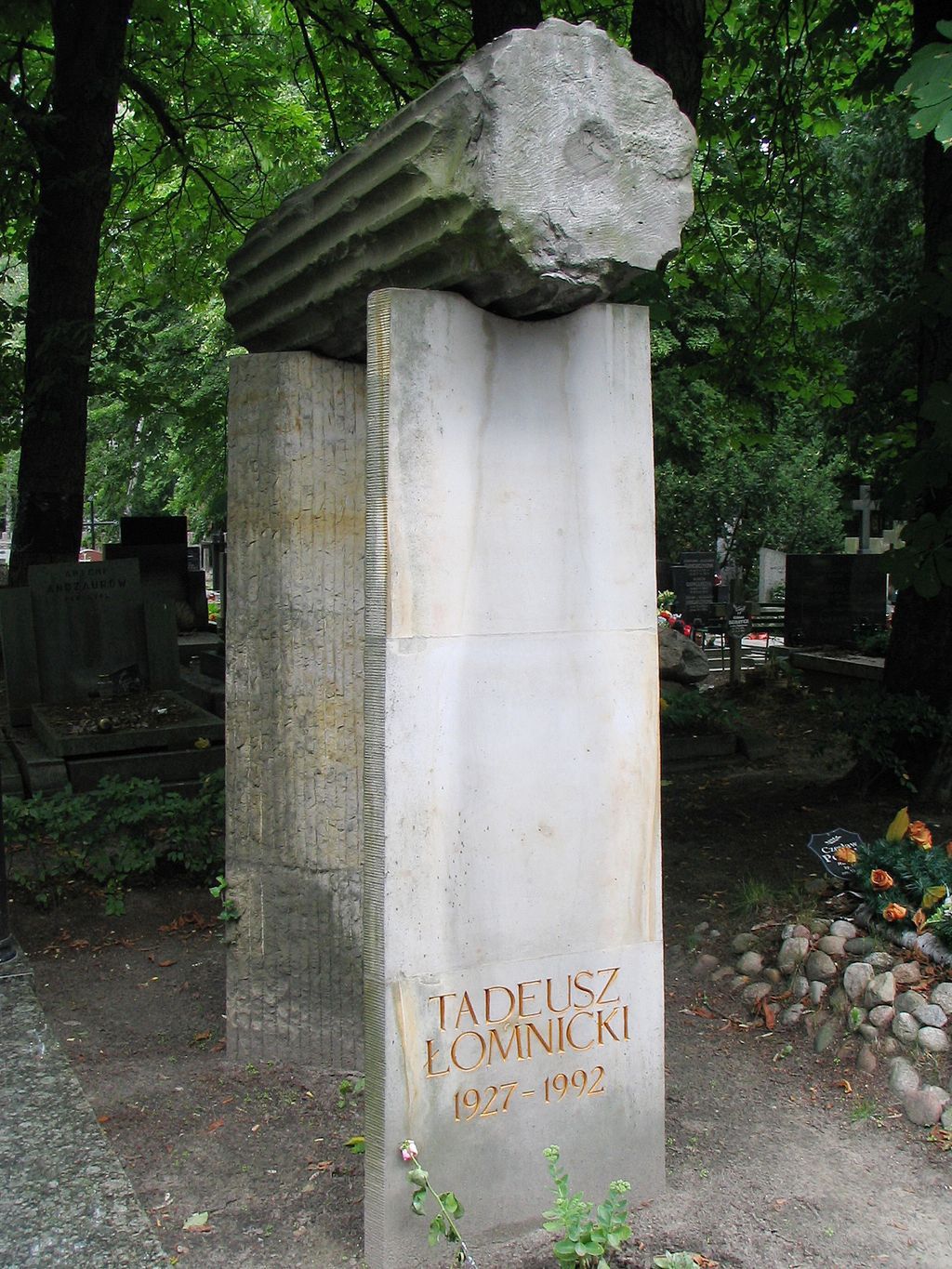 Grób Tadeusza Łomnickiego — zdjęcie wykonane w 2008 roku