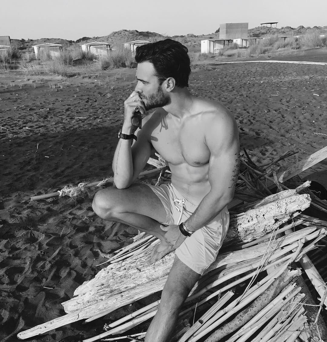 Giulio Berruti jest też jednym z aktorów w obsadzie filmu "Dziewczyny z Dubaju"