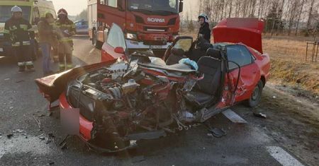 Koszmarny wypadek pod Garwolinem. Z audi zostały strzępy