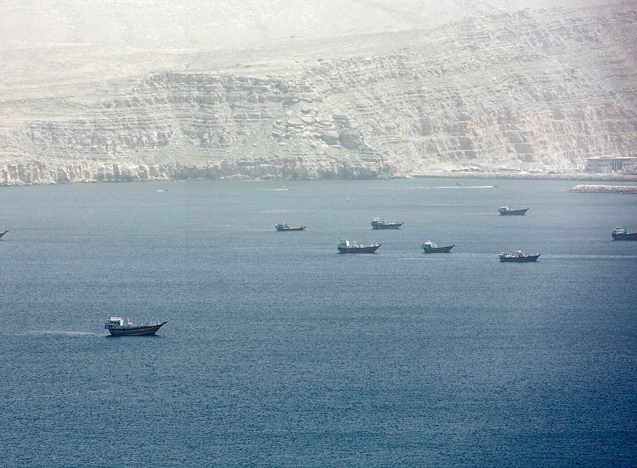 Ruch statków w cieśninie Ormuz znów zamarł. Ożywienie było chwilowe