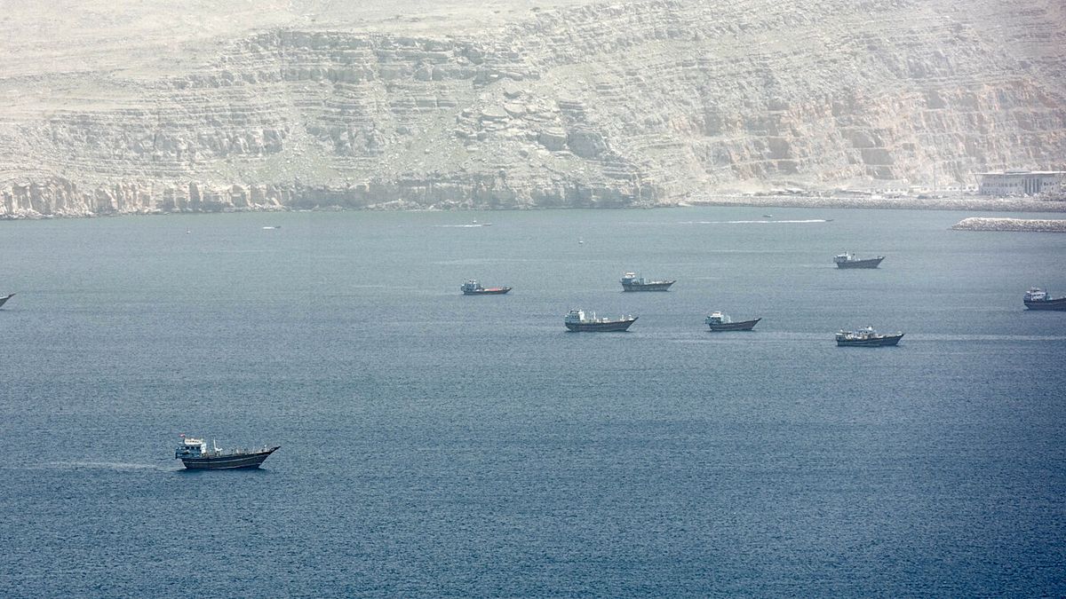 Statki w okolicach cieśniny Ormuz, zdjęcie z 13 kwietnia