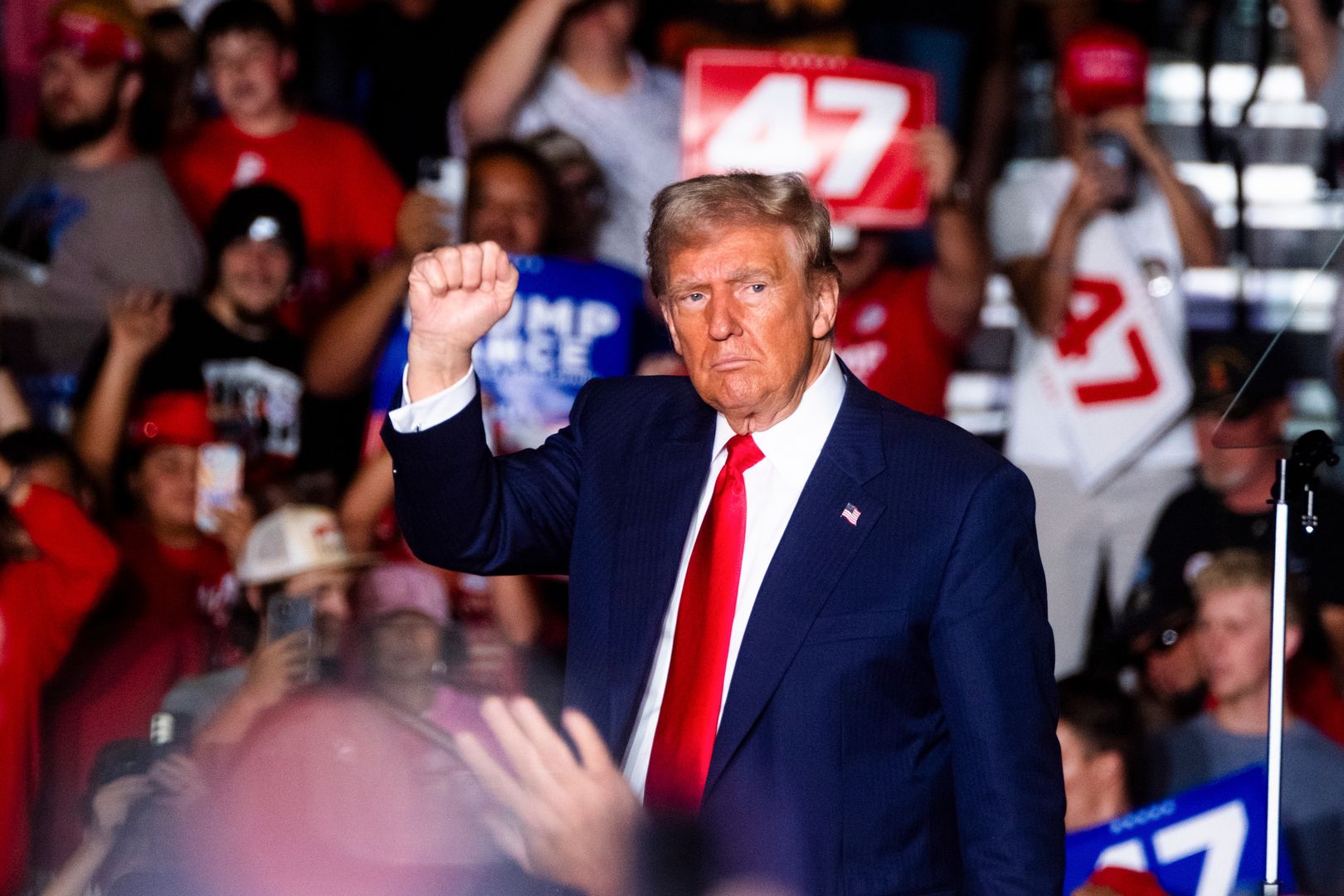 Trump 49 procent, Harris 22 procent. Nietypowy sondaż w USA