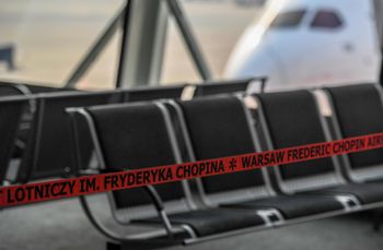 Tajemnicze zachowanie na Okęciu. 28-latek sparaliżował ruch na wiele godzin