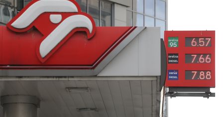 Orlen i spółka objęci nowym podatkiem? Resort dementuje