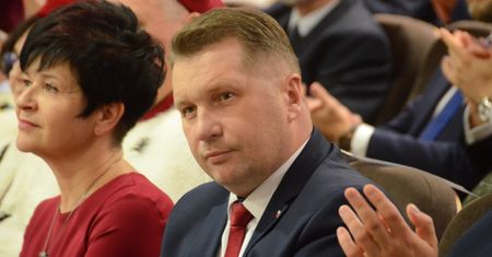 Kluczowe zmiany w szkołach. Minister Czarnek chce...