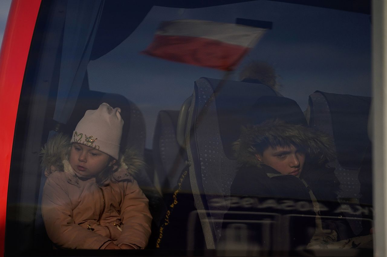 Dzieci wraz ze swoją matką wjechały do Polski w autobusie.