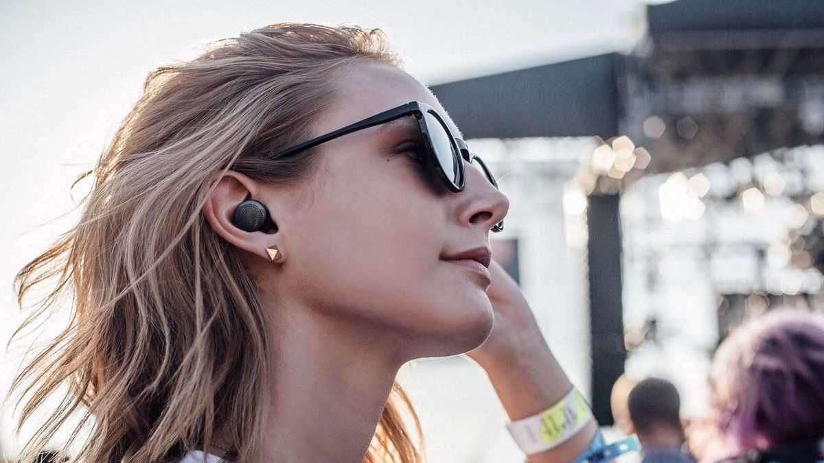 Pilot: elektroniczny tłumacz ukryty w zestawie słuchawkowym 1