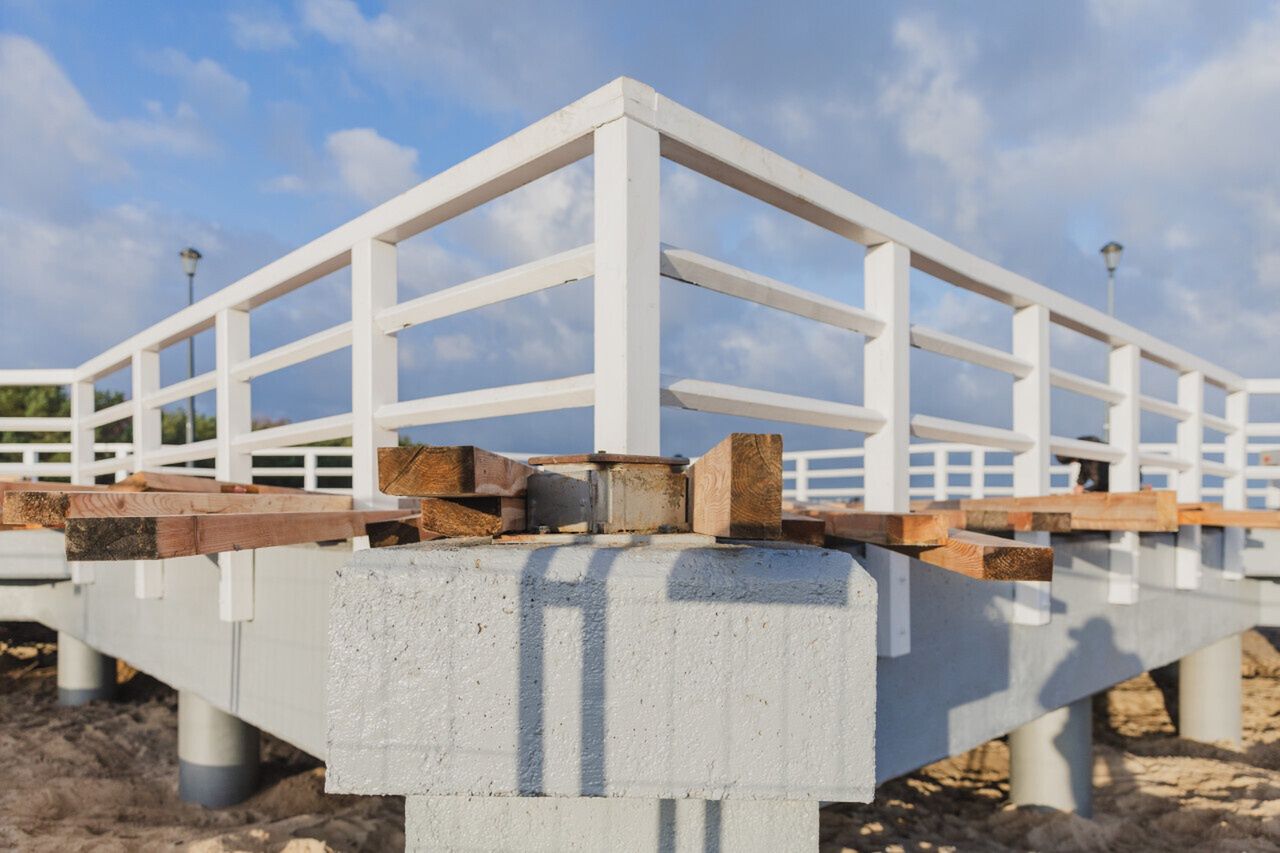 Odnowione zostały m.in. charakterystyczne, białe balustrady