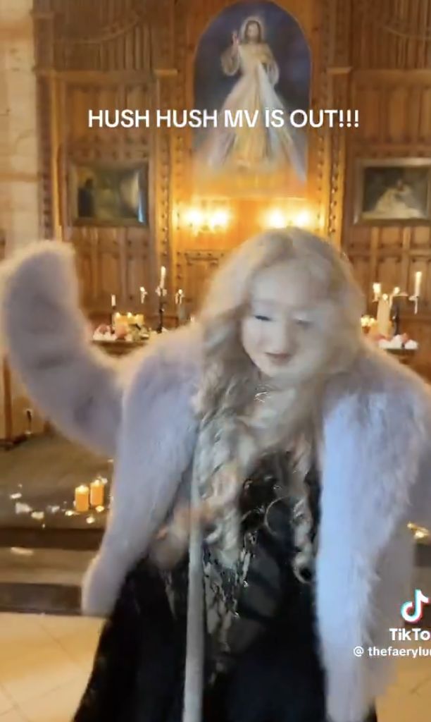 Luna wywołała spore poruszenie po tańcu na tle obrazu Jezusa