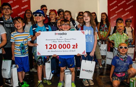 „I love radio” przekazało 120 tys. zł na pomoc dzieciom z wadą słuchu