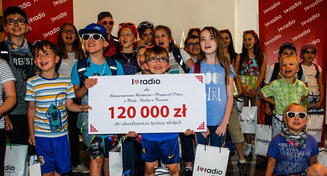 „I love radio” przekazało 120 tys. zł na pomoc dzieciom z wadą słuchu