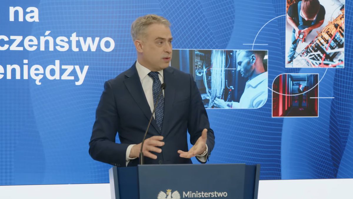 Minister Cyfryzacji, stopklatka z transmisji konferencji