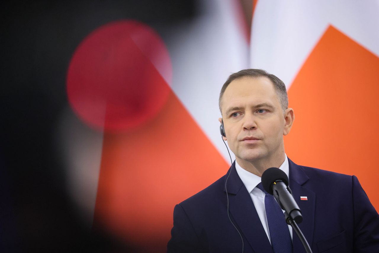 100 dni Nawrockiego. Polacy ocenili prezydenta