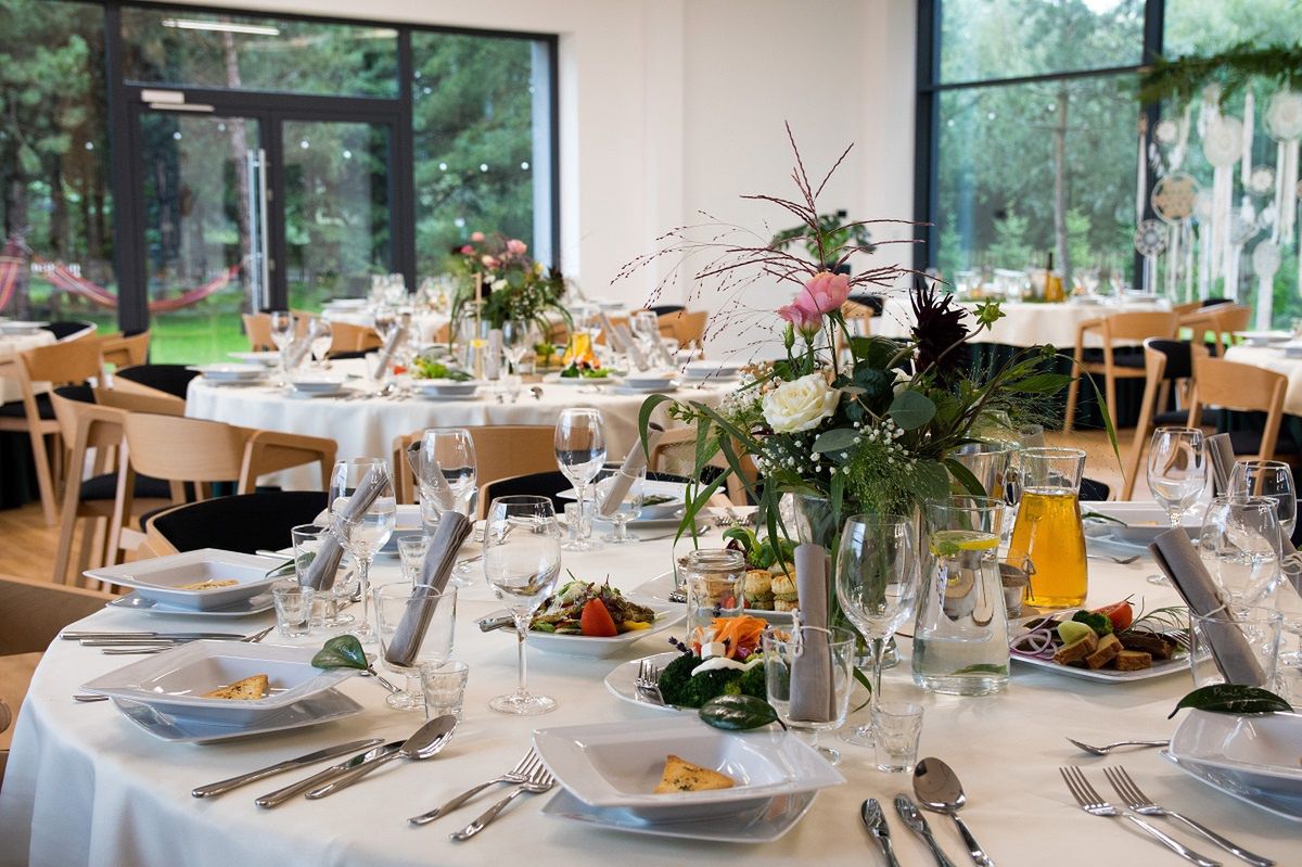 Masowe zatrucie na weselu. Szef kuchni stanął przed sądem