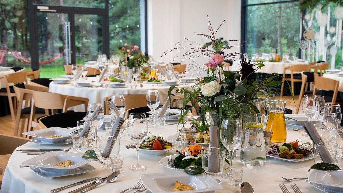 Masowe zatrucie na weselu. Kurzach stanął przed sądem. Zdjęcie ilustracyjne. 