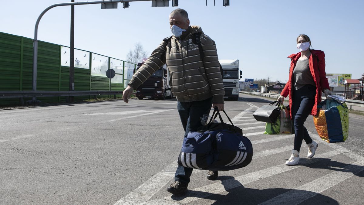 Gdy w połowie marca sytuacja w Europie zrobiła się niepewna, wielu Ukraińców w popłochu wróciło do domu
