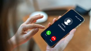 Jak zablokować masowe telefony od nieznanych numerów?