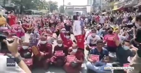 Tłumy protestowały w największym mieście Mjanmy przeciwko przejęciu władzy przez wojsko