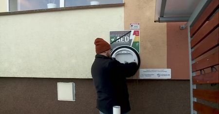 W Koszalinie skradziono defibrylator. Policja poszukuje sprawców