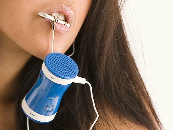 Dziewczyna Sanasa Shaker