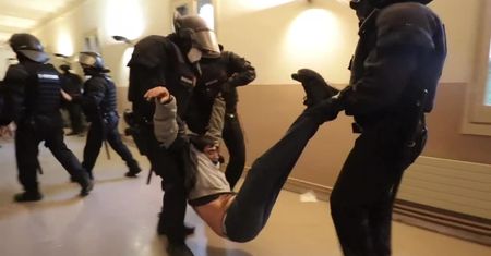 Szturm hiszpańskiej policji na uniwersytet. Ukrywał się tam skazany raper