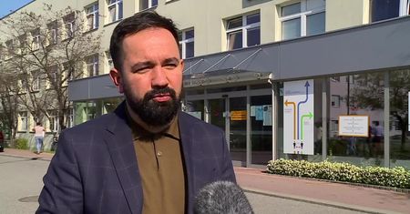 Nie żyje 7-latek, dwie osoby ranne w szpitalu. Trwa wyjaśnianie okoliczności domowej awantury w Tarnowie