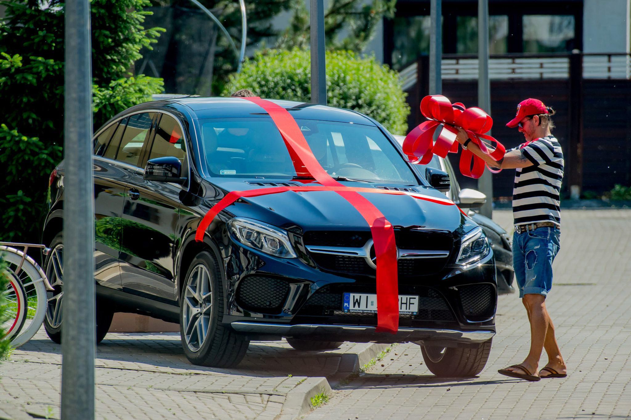 Małgorzata Rozenek dostała od Radosława Majdana Mercedes-Benz GLE 350d 4Matic Coupe na 40 urodziny