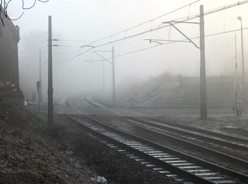 12-latek porażony prądem w Kamiennej Górze. Chłopiec wspiął się na słup średniego napięcia