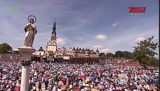 Tłumy pielgrzymów powitały Beatę Szydło na Jasnej Górze