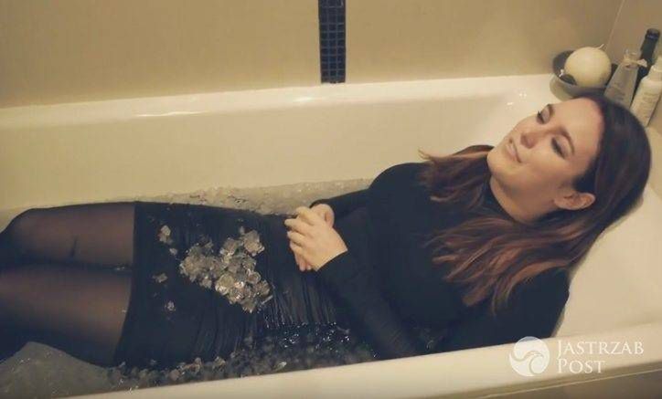 Ewa Farna w wannie pełnej lodu wykonała hit Adele! Musicie to zobaczyć