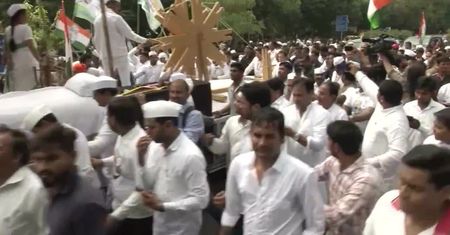 Hołd indyjskich polityków w 150. rocznicę urodzin Mahatmy Gandhiego