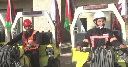 Palestyńscy strażacy otrzymali sprzęt ratowniczy i 22 pojazdy. Pomoc sfinansował emir Kataru