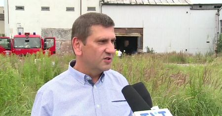 200 strażaków i wielogodzinna akcja gaśnicza. Strażacy opanowali pożar w magazynach starej cukrowni na Śląsku