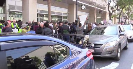 Protest przed siedzibą Ubera w San Francisco. Kierowcy domagają się wyższych stawek
