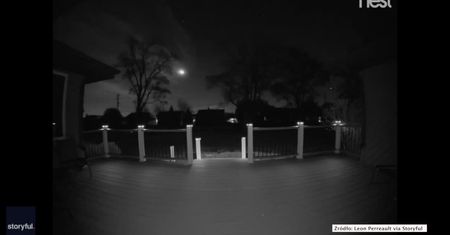 Meteor na nocnym niebie w Illinois