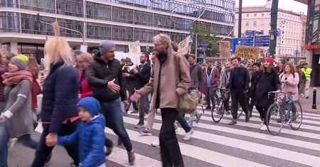 Piesza Masa Krytyczna przeszła ulicami Warszawy