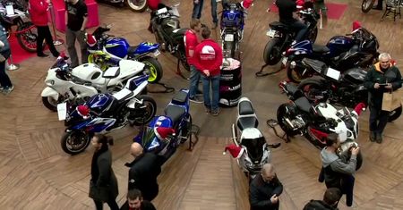 Mikołaje na motocyklach w Łodzi. Zbierają pieniądze i prezenty dla podopiecznych domów dziecka