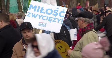 Biały Marsz w Poznaniu w Narodowy Dzień Życia. Uczestnicy poparli projekt „Zatrzymaj aborcję”