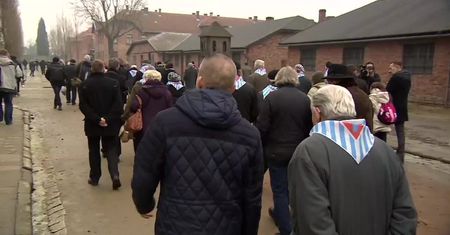 Obchody 73. rocznicy wyzwolenia Auschwitz. Byli więźniowie odwiedzili obóz
