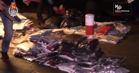 Podróbki warte 10 milionów. Wielka akcja policji i KAS w Wólce Kosowskiej