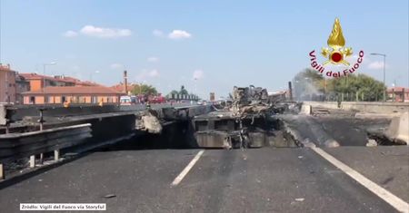 Kilkadziesiąt spalonych samochodów i zawalony wiadukt. Włoscy strażacy usuwają zniszczenia po eksplozji cysterny pod Bolonią