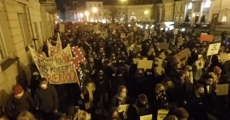 Policja: Piątkowy protest był bardzo spokojny. 37 osób zostało zatrzymanych