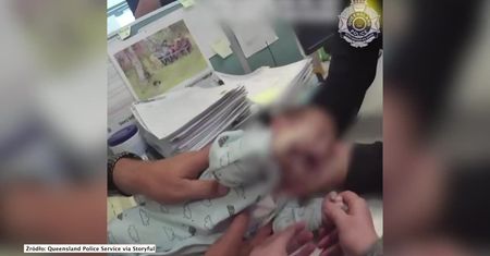 Policjant uratował życie 10-tygodniowemu chłopcu. Jego matka przyniosła go nieoddychającego na komisariat