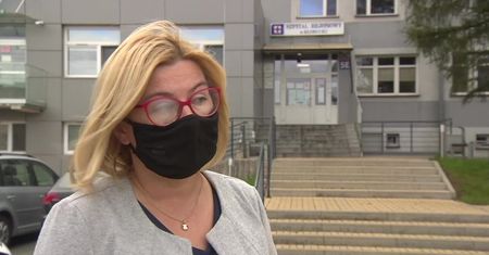 Zamknięty oddział wewnętrzny szpitala w Kłobucku. Zakażeni pacjenci oraz personel medyczny