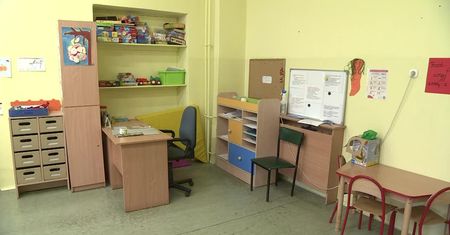 Świetlice w łódzkich podstawówkach oferują opiekę dzieciom, których rodzice pracują na froncie walki w pandemią