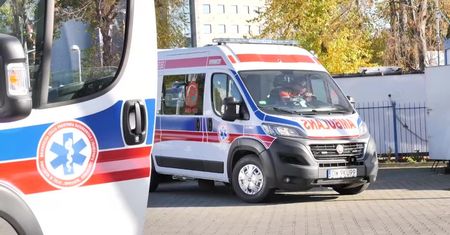Warszawskie pogotowie odebrało cztery nowe karetki. W drodze sześć kolejnych