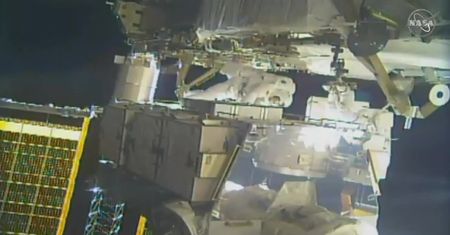 Drugi w historii kobiecy spacer kosmiczny. Astronautki wymieniają baterie przy panelach słonecznych