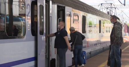 Kierownik pociągu i konduktorka Intercity zakażeni koronawirusem. Sanepid nie szuka pasażerów