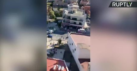 Mieszkańcy Mondragone próbowali wydostać się ze strefy objętej kwarantanną. Interweniowała policja